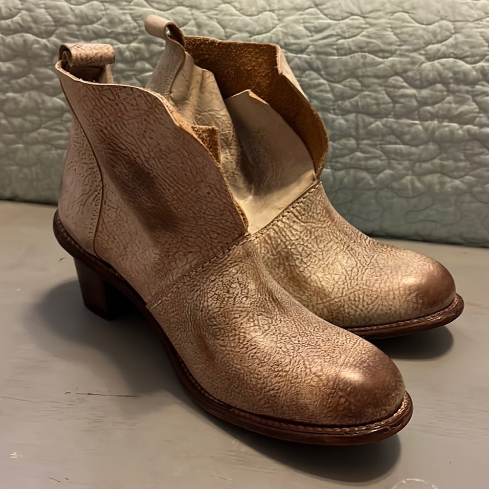 Distressed boots by Holding Horses size 9 never worn